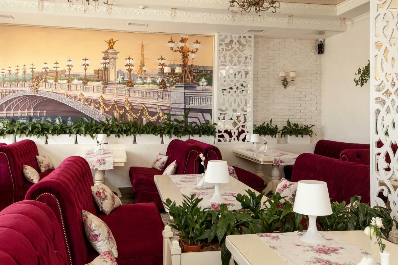 Mon Ami Hotel Iwano-Frankiwsk Exterior foto